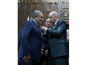 CHP’den istifa eden Aksu Belediye Başkanı Yıldırım AK Parti’ye katıldı