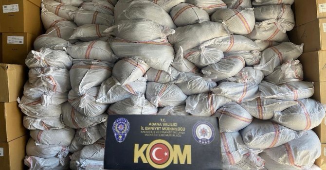 Adana’da tırda 10 ton kaçak tütün ele geçirildi