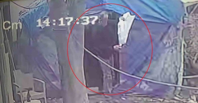 Madde bağımlısı, arkadaşına kızıp çadırı yakınca prefabrik ofiste alevlere teslim oldu