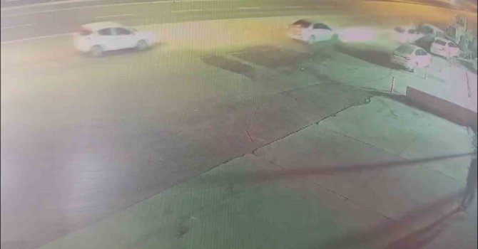 Aracın sağından geçmeyince çalışınca ortalığı savaş alanına çevirdi