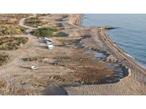 Antalya’da kum hırsızları sahilleri talan etti, kum ocağına dönen sahiller dronla görüntülendi