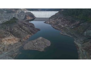 Son 65 yılın en kurak yılını yaşayan Hatay’da kentin içme suyunu karşılayan barajın su seviyesi yüzde 6’ya düştü