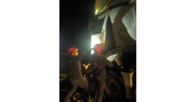 Adana’da tır, otobüse arkadan çarptı: 14 yaralı