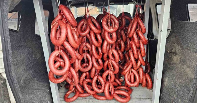 Hatay’da menşei belirsiz 120 kilogram sucuğa el konuldu