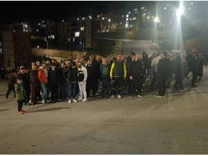 Vatandaşlar deprem konutları çevresinde güvenlik tedbirlerinin artırılmasını istedi