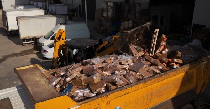 Antalya’da tarihi geçmiş 25 ton tavuk ele geçirildi, 2 işletme mühürlendi