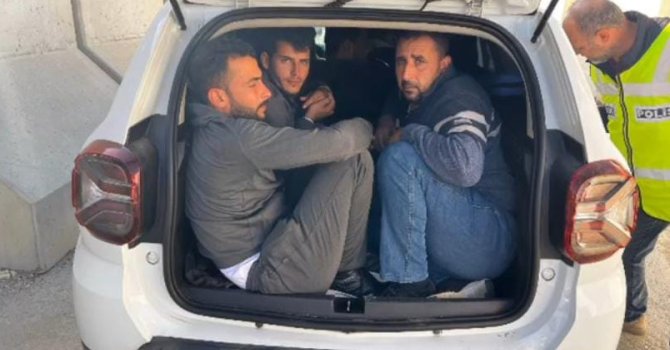 Bagajı bile göçmenlerle dolduran 3 organizatör tutuklandı