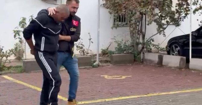 Barışmak için buluştuğu husumetli akrabasını vurarak öldüren zanlı adliyeye sevk edildi