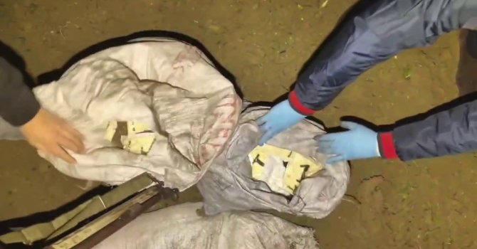 Zeytin bahçesinde torba içerisinde binlerce uyuşturucu hap ele geçirildi