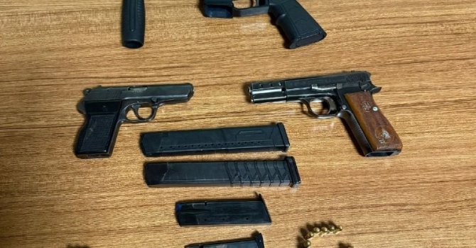 Gardıroptan cephanelik çıktı: Kardeşler "Hasmımız çok" savunması yaptı