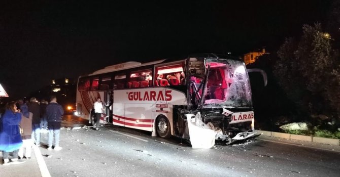 Alanya’da otobüs ile tır çarpıştı: 5 yaralı
