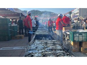 Alanya’da geleneksel hamsi festivali başladı 7 ton hamsi ücretsiz dağıtılacak