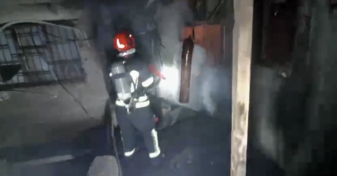 Osmaniye’de iki katlı ahşap binadaki yangın söndürüldü