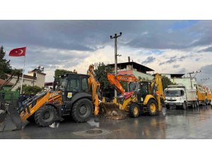 Tarsus’ta gece boyunca yağış mesaisi