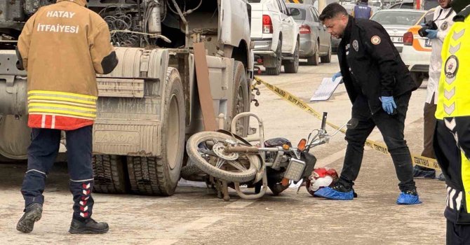 Tır ile çarpışan motosikletteki anne ve 2 aylık bebeği öldü