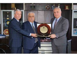 Alanya’nın vergi rekortmenlerine plaket