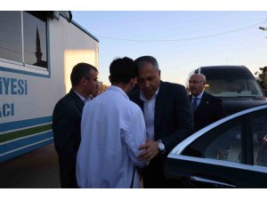 Bakan Yerlikaya, Kozan’da taziye ziyaretinde bulundu