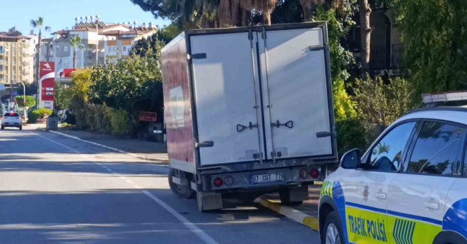 Manavgat’ta uygulamaya takılan sürücüye 43 bin lira ceza