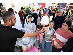 Mersin’de özel gereksinimli bireyler renkli atölyelerde buluştu