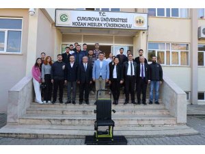 Kozan Meslek Yüksekokulu’nun merdivenlerindeki engel belediye işbirliği ile kaldırıldı