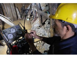 Yerin 700 metre altında zorlu mücadele: Karanlıklar içinde hem kendilerinin hem de ülkenin geleceği için mesai yapıyorlar