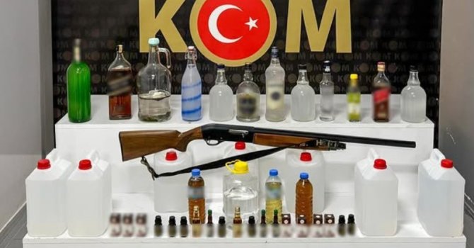 Isparta’da Narkotik ve KOM’dan çifte operasyon: Sentetik kâğıtlar ve kaçak alkol yakalandı