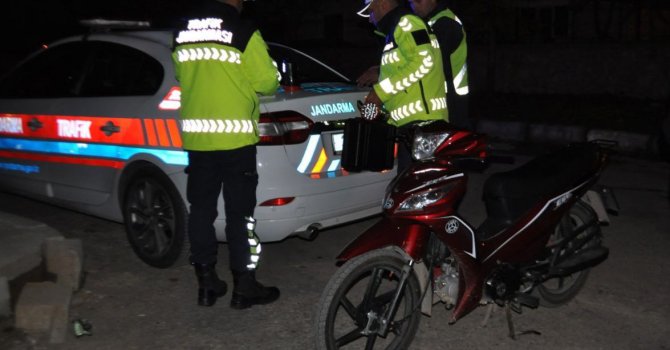 Yalvaç’ta 456 kişi ve 206 araç denetlendi, 4 araç trafikten men edildi