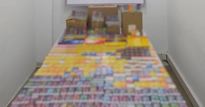 Antalya’da kaçak bin 660 adet elektronik sigara ve 7 bin 500 paket sigara ele geçirildi