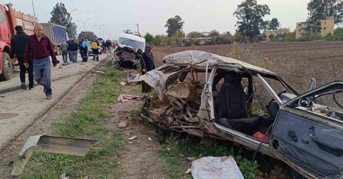 Minibüsle çarpışarak hurdaya dönen TOFAŞ’taki 2 kişi yaralandı