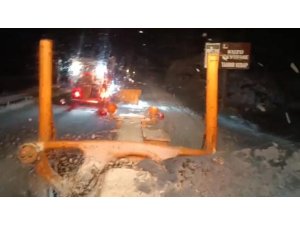 Antalya’da mevsimin ilk karı yağdı, Antalya-Konya karayolu beyaza büründü