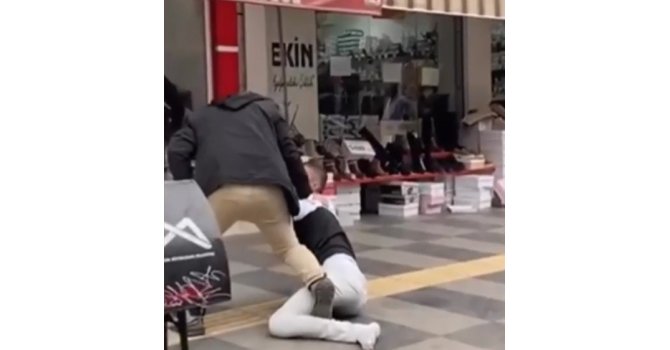 Gözaltına alınmak istenilen firari kelepçeli halde kaçtı, polis yakaladı