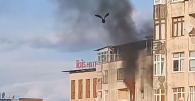 Adana’da apartmanın 6. katında çıkan yangın söndürüldü