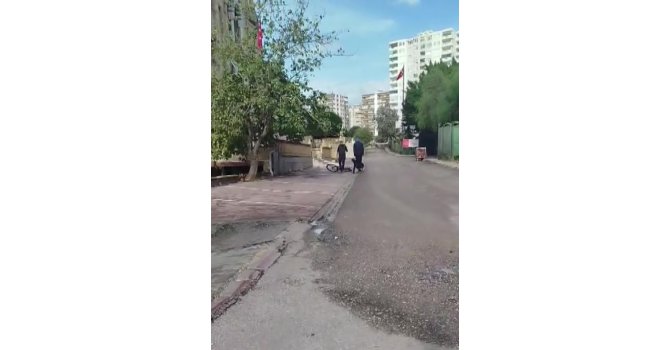 Bisikletli çocuğu darp etti