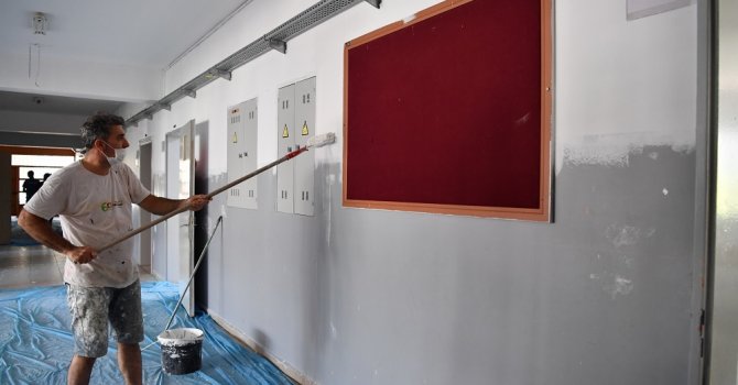 Konyaaltı’ndan okullara bakım-onarım desteği