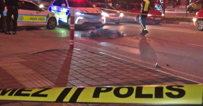 Kamyon ile çarpışan motosikletin 17 yaşındaki sürücüsü hayatını kaybetti