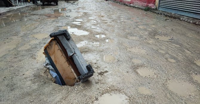 Çöken yola kanepe kollu önlem