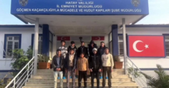 Avrupa umuduyla çıktıkları yolda battaniye altında Hatay’da yakalandılar