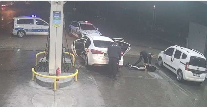 Mersin’deki yaklaşık 900 bin dolarlık gasp zanlıları Adana’da yakalandı