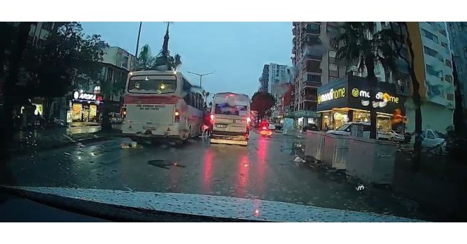 Yol verme kavgasında sürücülere ceza kesildi birinin ehliyetine de el konuldu