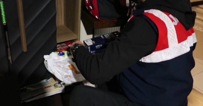 Mersin’de sosyal medya dolandırıcılarına jandarma operasyonu