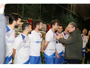 Antalya Sağlıkspor, 24. Geleneksel Futbol Turnuvası’nın şampiyonu oldu