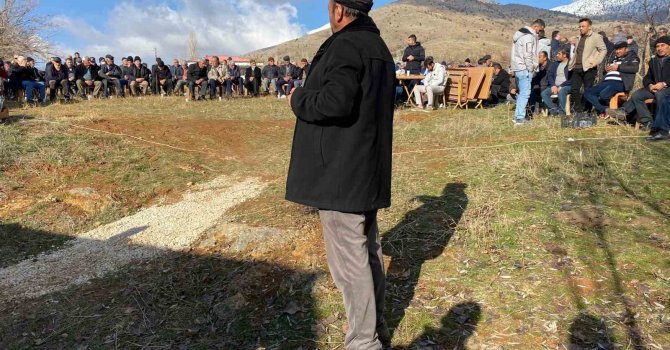 Suçsuz yere öldürülen 2 çocuk annesi memleketinde toprağa verildi