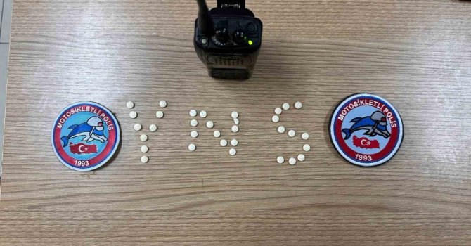 Samandağ’da uyuşturucu hapla yakalanan ehliyetsiz sürücüye 37 bin TL ceza