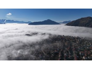 Sis kartpostallık görüntüler oluşturdu