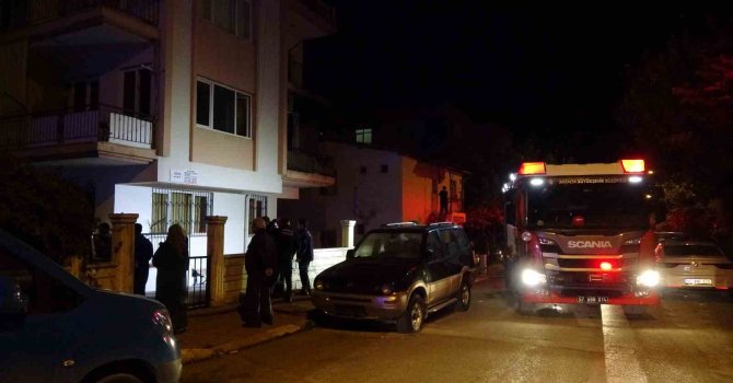 Dairede çıkan yangında 3’ü çocuk 4 kişi dumandan etkilendi