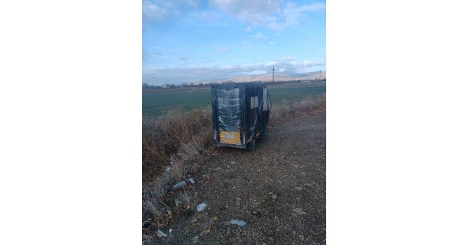 Elektrikli motosiklet devrildi: 2 yaralı