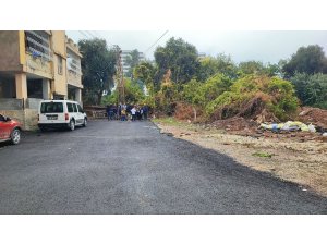 Mahallenin yol ve yeşil alanı belediye tarafından bir türlü yapılmadı