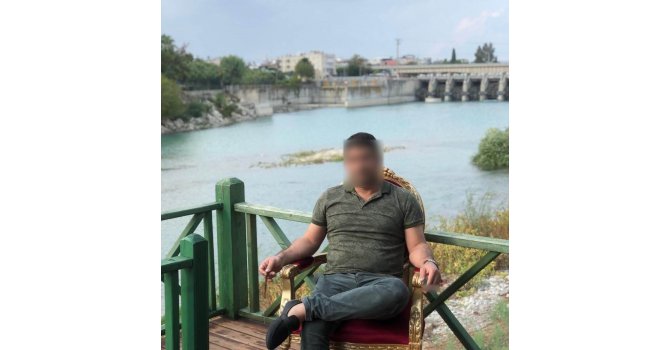 Adana’da torbacı olduğu öne sürülen şahıs canlı yayında intihar etti