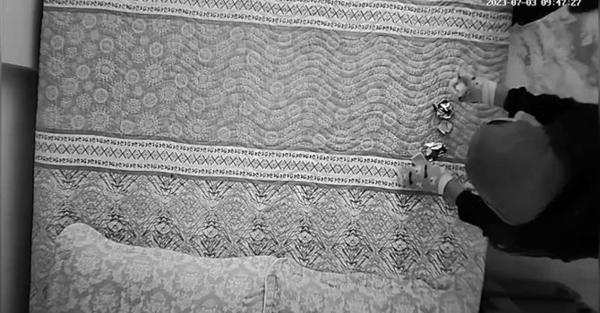 Osmaniye’de yatak odasındaki kameraya yansıyan hırsızlık