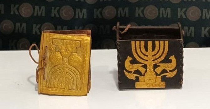 Kaçakçılık operasyonlarında Tevrat ele geçirildi